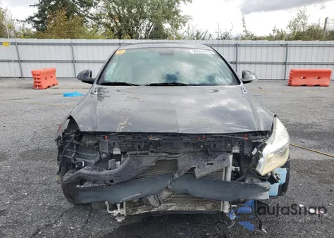 2017 Buick Regal Sport Touring z USA, uszkodzony, nr VIN 2G4GL5EX7H9193978